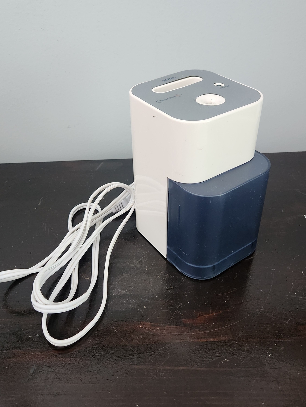 Electric Pencil Sharpener in White and Navy Royal Platinum Series P50